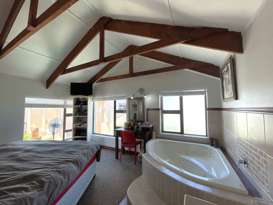 4 Bedroom Property for Sale in Marina Martinique Eastern Cape